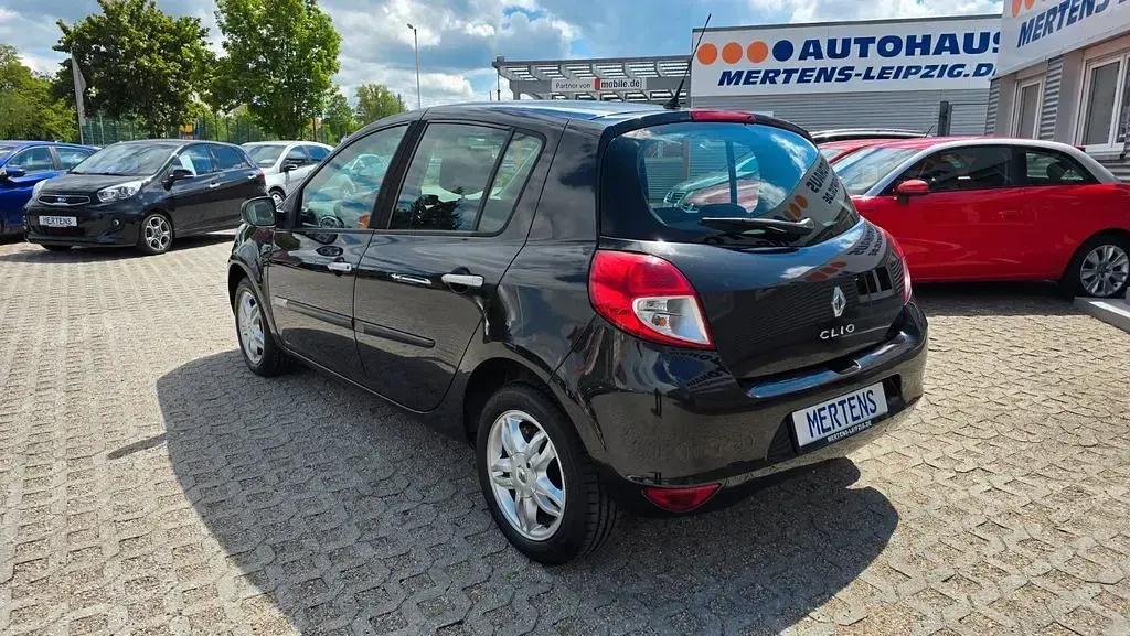Gebraucht Renault Clio II Dynamique 101 PS (74 kW) 2010 Perlmuttschwarz metallic Limousine