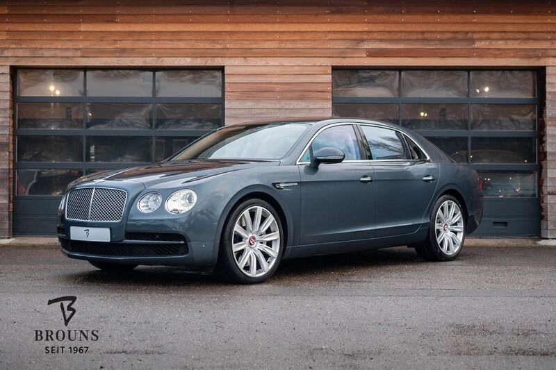 Blau Gebraucht 2016 Bentley Flying Spur Mulliner Limousine | 67.950 € - Bild 1/4