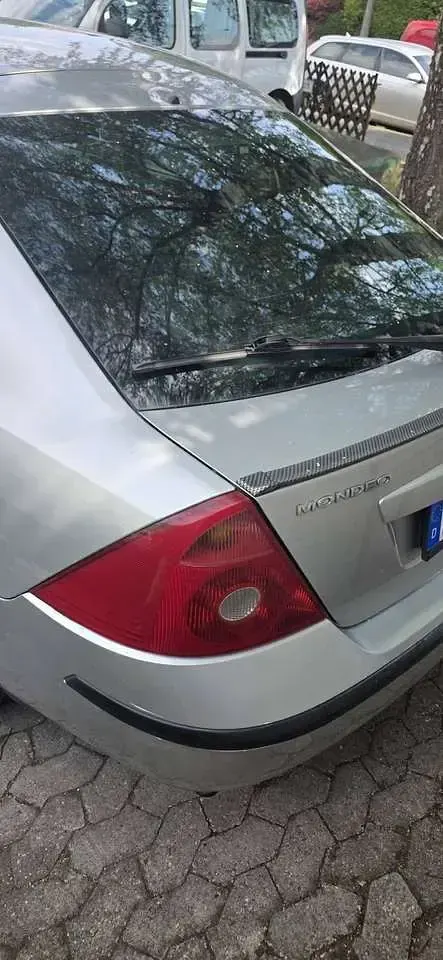 Gebraucht Ford Mondeo Ambiente 145 PS (106 kW) 2002 Grau Limousine