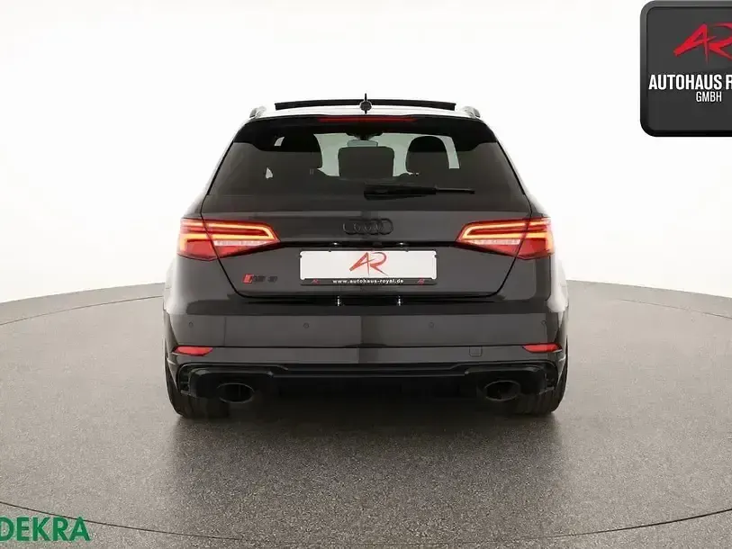 Gebraucht Audi RS3 Sport 400 PS (294 kW) 2019 Mythosschwarz Limousine