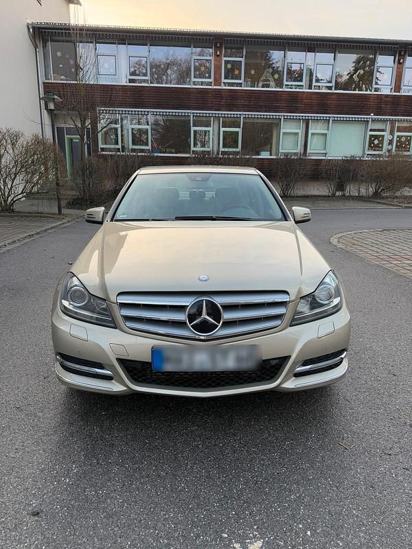 Gebraucht Mercedes C200 184 PS (135 kW) 2011 Beige Limousine
