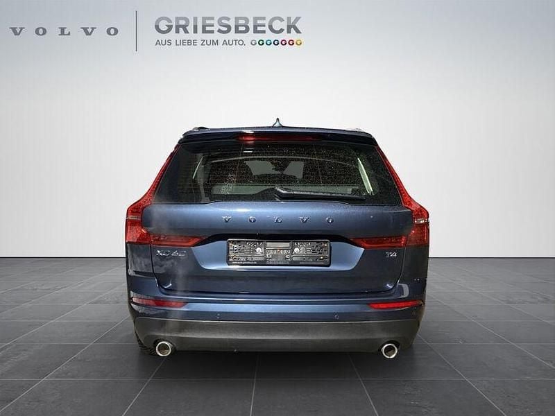 Gebraucht Volvo XC60 Momentum 190 PS (139 kW) 2019 Denim blue metallic SUV