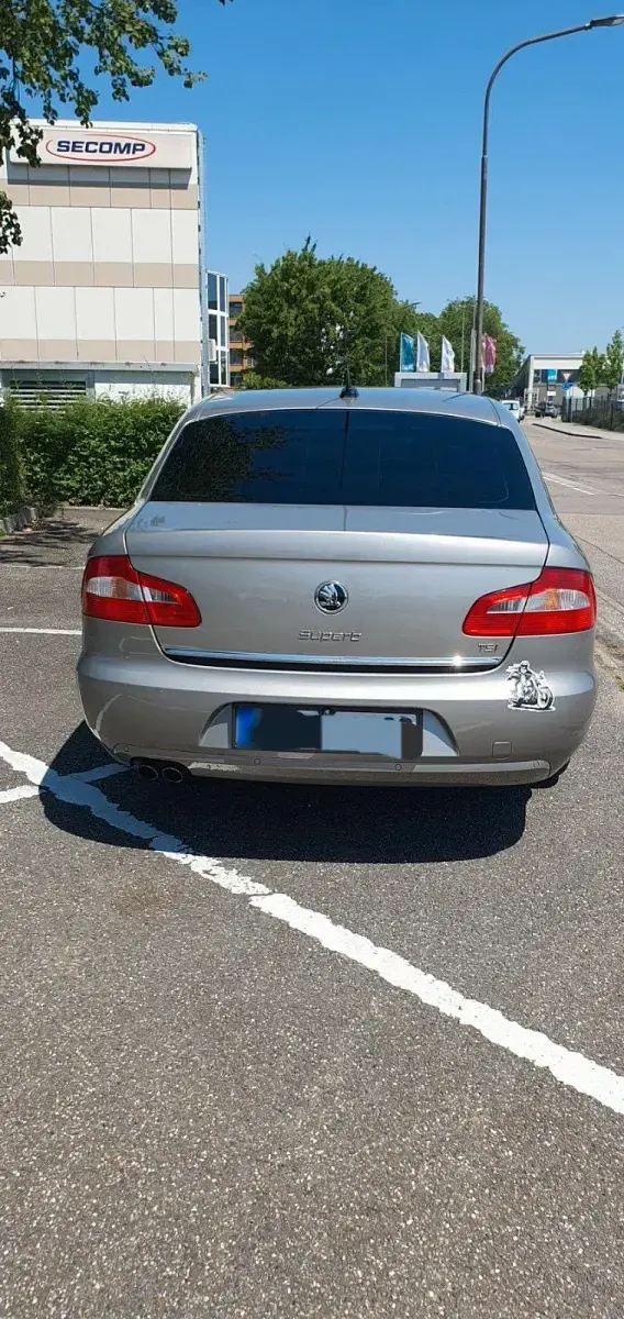 Gebraucht Skoda Superb 2009 Gelb Limousine
