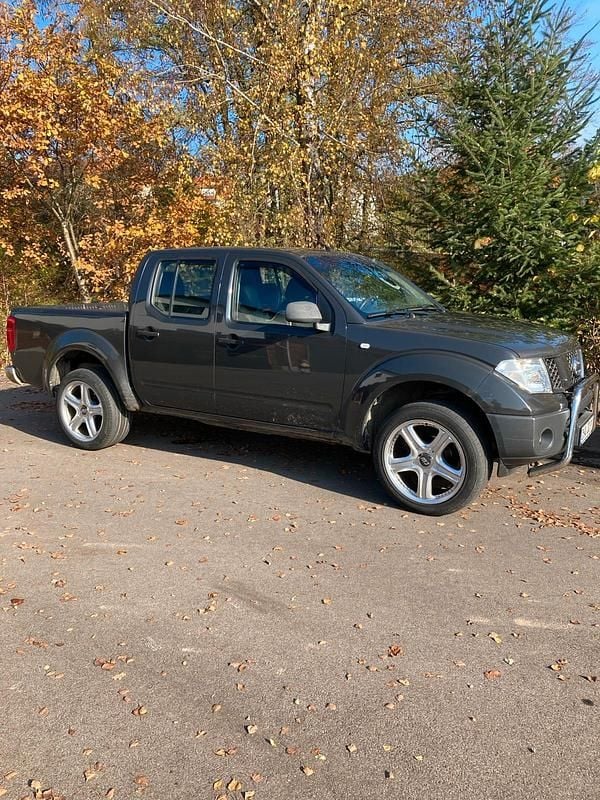 Grau Gebraucht 2006 Nissan Navara Abholung | 6.600 € (Fairer Preis) - Bild 1/4