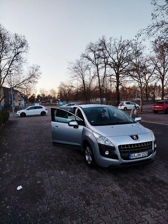 Gebraucht Peugeot 3008 Active 114 PS (83 kW) 2013 Silber Kombi