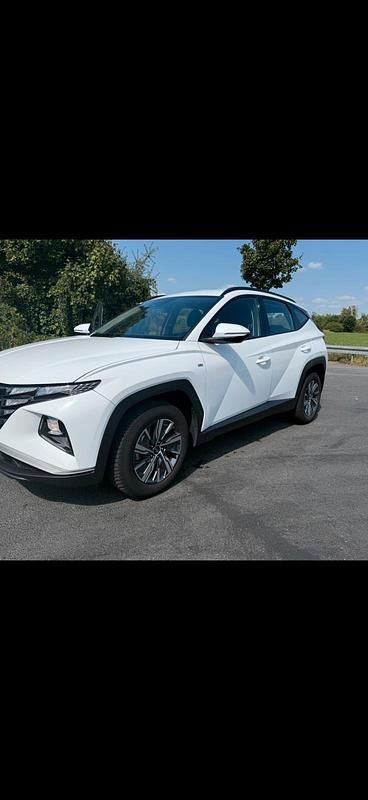 Weiß Gebraucht 2023 Hyundai Tucson SUV | 26.499 € (Fairer Preis) - Bild 1/4