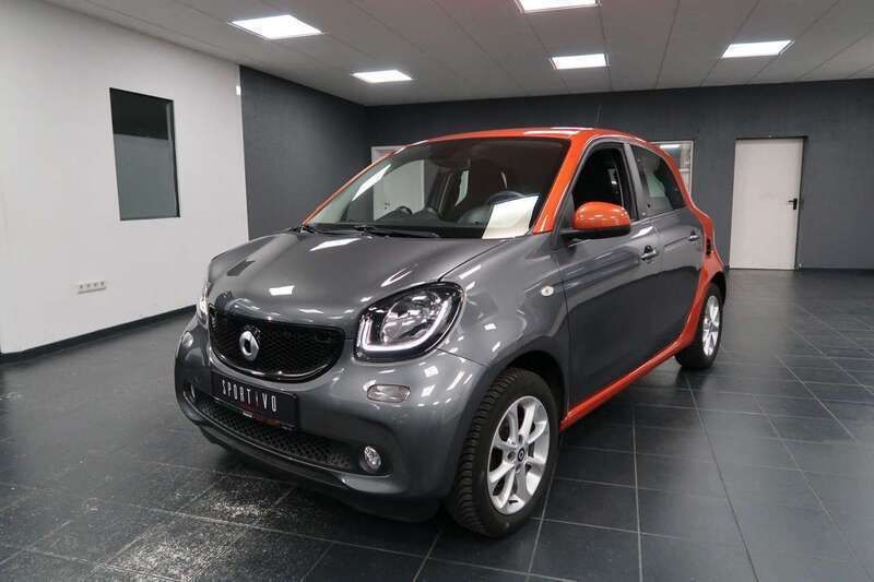 Grau Gebraucht 2018 Smart ForFour Passion Kleinwagen | 9.490 € (Fairer Preis) - Bild 1/4