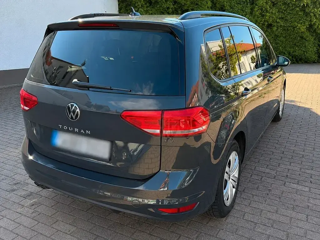Gebraucht VW Touran 150 PS (110 kW) 2025 Grau Van / Kleinbus