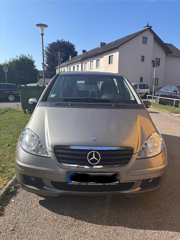 Grau Gebraucht 2007 Mercedes A180 Limousine | 2.300 € (Fairer Preis) - Bild 1/4