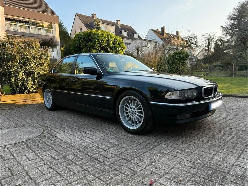 Usata BMW 740 286 CV (210 kW) 2000 Nero Berlina