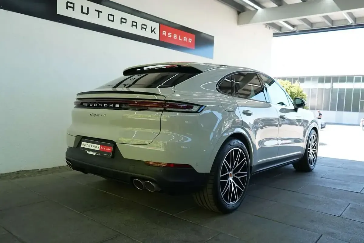 Second-hand Porsche Cayenne 519 CP (381 kW) 2024 Gri SUV