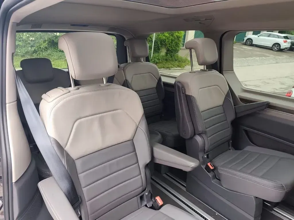 Gebraucht VW Multivan Style 204 PS (150 kW) 2023 Schwarz Van / Kleinbus