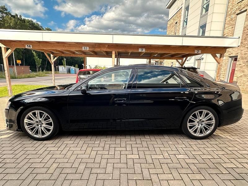 Second-hand Audi A8 S-Line 252 CP (185 kW) 2014 Negru Berlinǎ