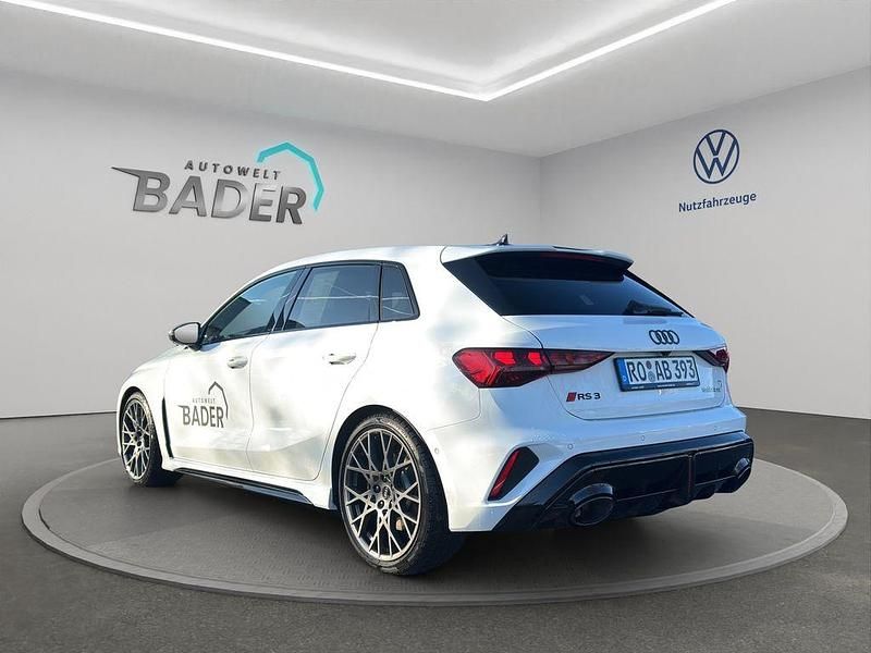 Gebraucht Audi RS3 Sport 400 PS (294 kW) 2025 Arkonaweiß Limousine