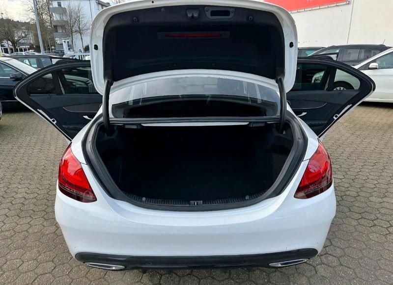 Gebraucht Mercedes C180 AMG line 156 PS (114 kW) 2019 Limousine