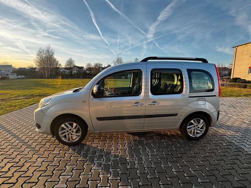 Gebraucht Renault Kangoo 114 PS (83 kW) 2014 Silber Van / Kleinbus