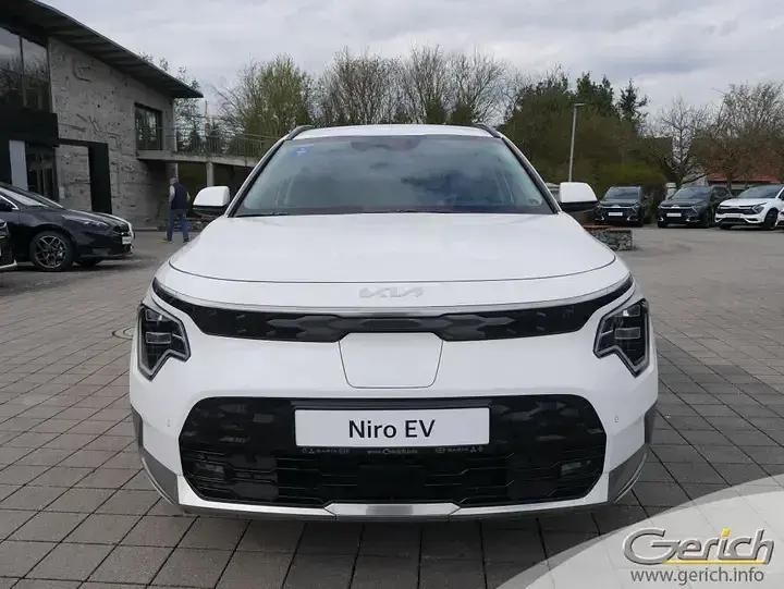 Gebraucht Kia e-Niro Inspiration 150 kW (204 PS) 2024 Snow white pearl (metallic) SUV