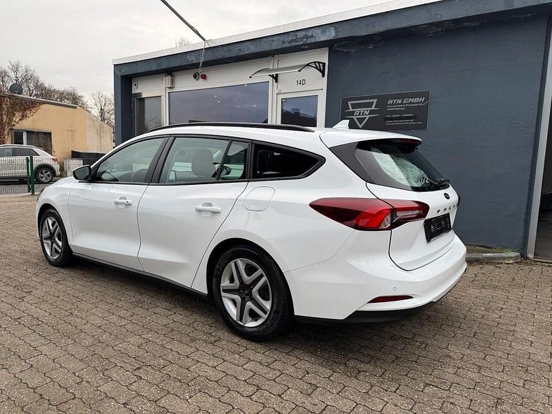 Gebraucht Ford Focus Cool & Connect 120 PS (88 kW) 2022 Weiß Kombi