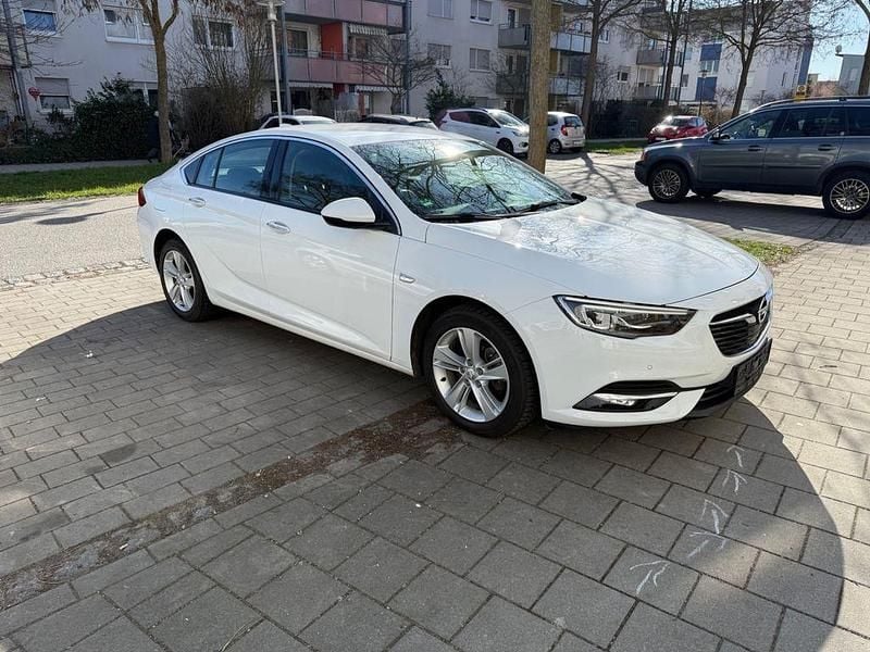 Gebraucht Opel Insignia Edition 140 PS (102 kW) 2017 Weiß Limousine