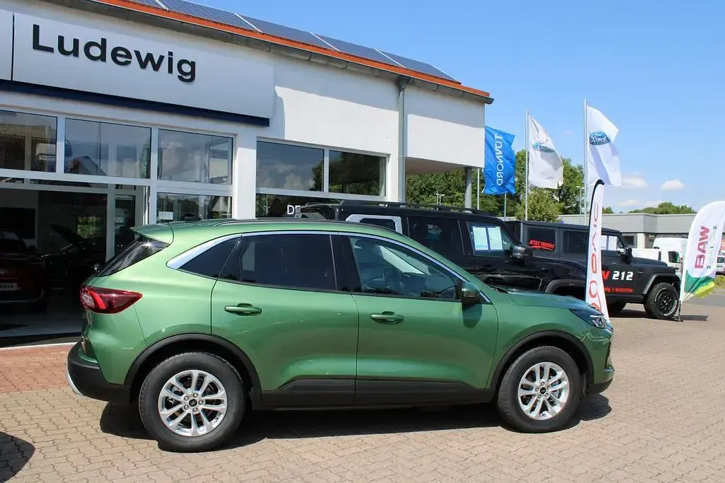Neu Ford Kuga Titanium 152 PS (111 kW) 2026 Grün SUV