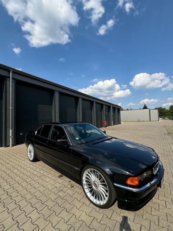 Schwarz Gebraucht 1996 BMW 740 Limousine | 12.000 € (Etwas zu teuer) - Bild 1/4