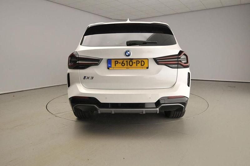 Gebraucht BMW iX3 Executive 210 kW (286 PS) 2022 Weiß SUV