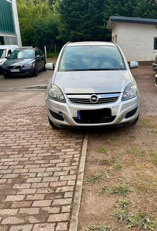 Silber Gebraucht 2014 Opel Zafira Family Van / Kleinbus | 5.600 € (Guter Preis) - Bild 1/4