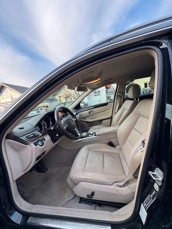 Gebraucht Mercedes E220 170 PS (125 kW) 2013 Schwarz Kombi