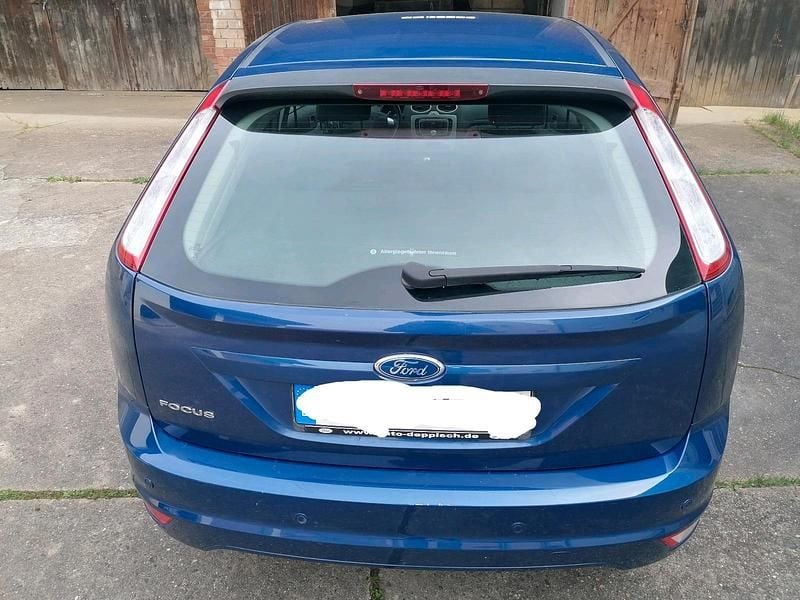 Second-hand Ford Focus 101 CP (74 kW) 2008 Albastru Berlinǎ