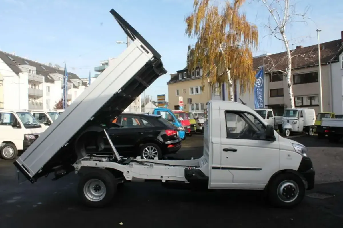 Ny Piaggio Porter 106 HK (77 kW) 2025 Hvid SUV