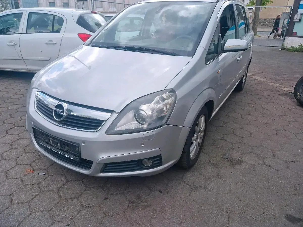 Gebraucht Opel Zafira 150 PS (110 kW) 2005 Silber Van / Kleinbus