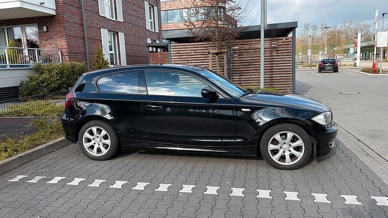 Używany BMW 116 116 KM (85 kW) 2010 Czarny Hatchback