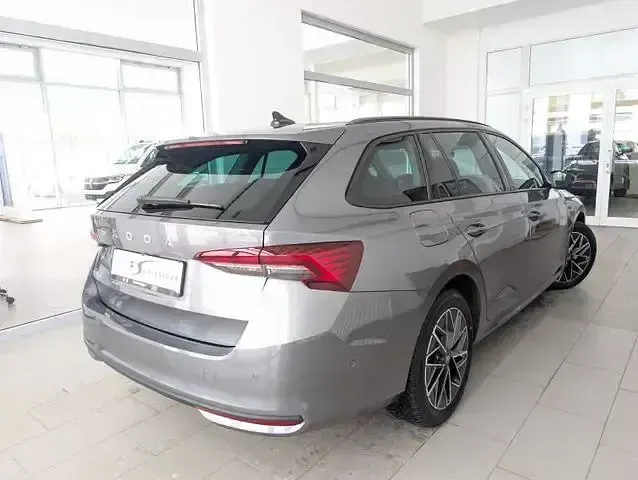 Gebraucht Skoda Octavia Tour 150 PS (110 kW) 2025 Grau Kombi