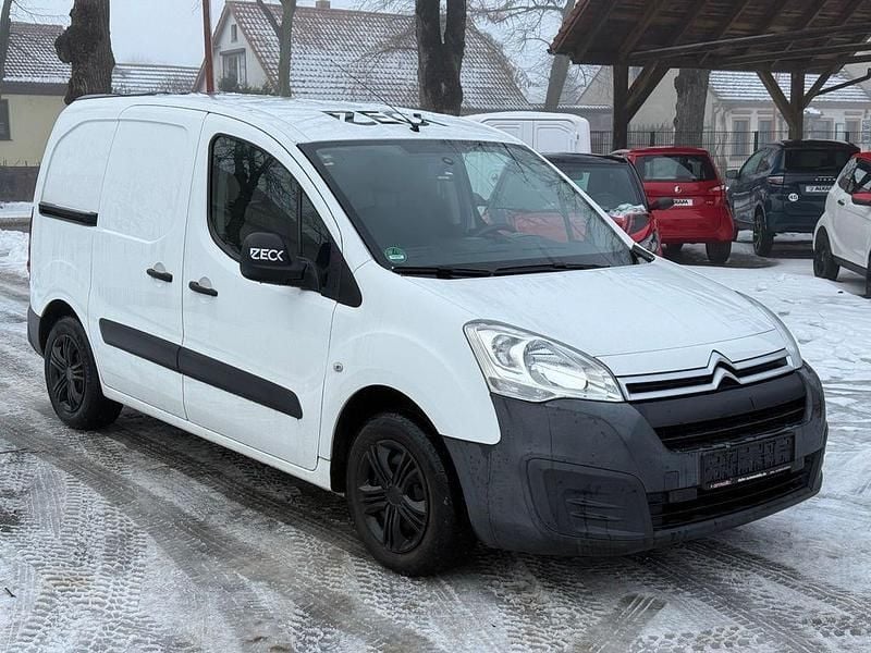 Weiß Gebraucht 2016 Citroën Berlingo Business Class Van / Kleinbus | 6.950 € (Guter Preis) - Bild 1/4