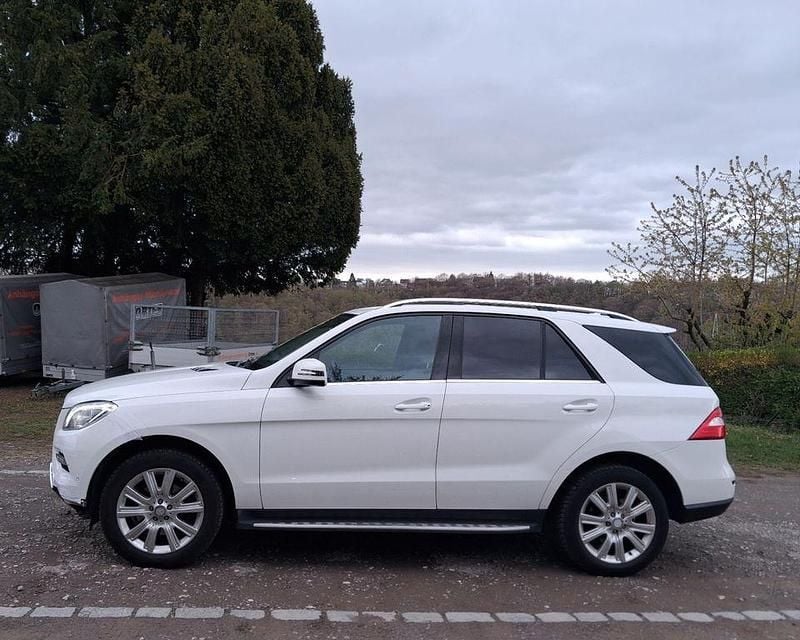 Gebraucht Mercedes ML250 204 PS (150 kW) 2014 Weiß SUV