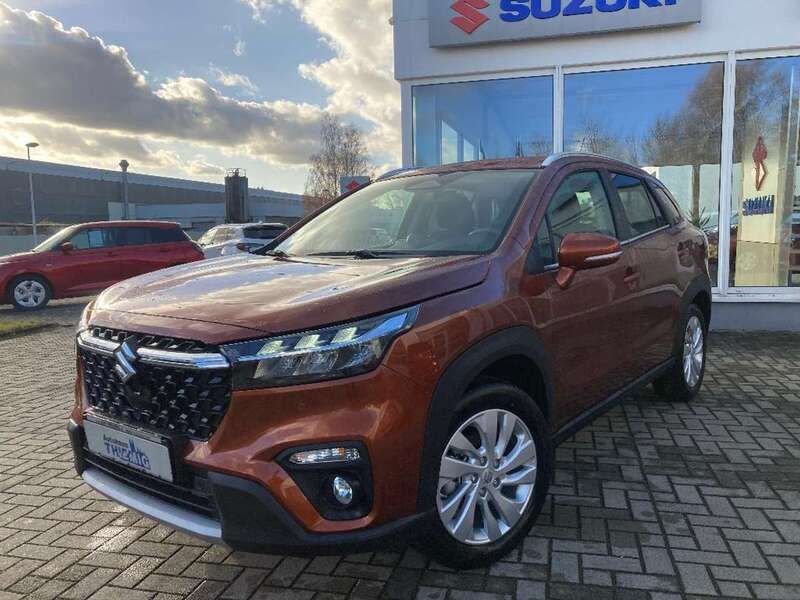 Canyon brown Neu 2025 Suzuki SX4 S-Cross Comfort SUV | 28.739 € (Teuer) - Bild 1/4