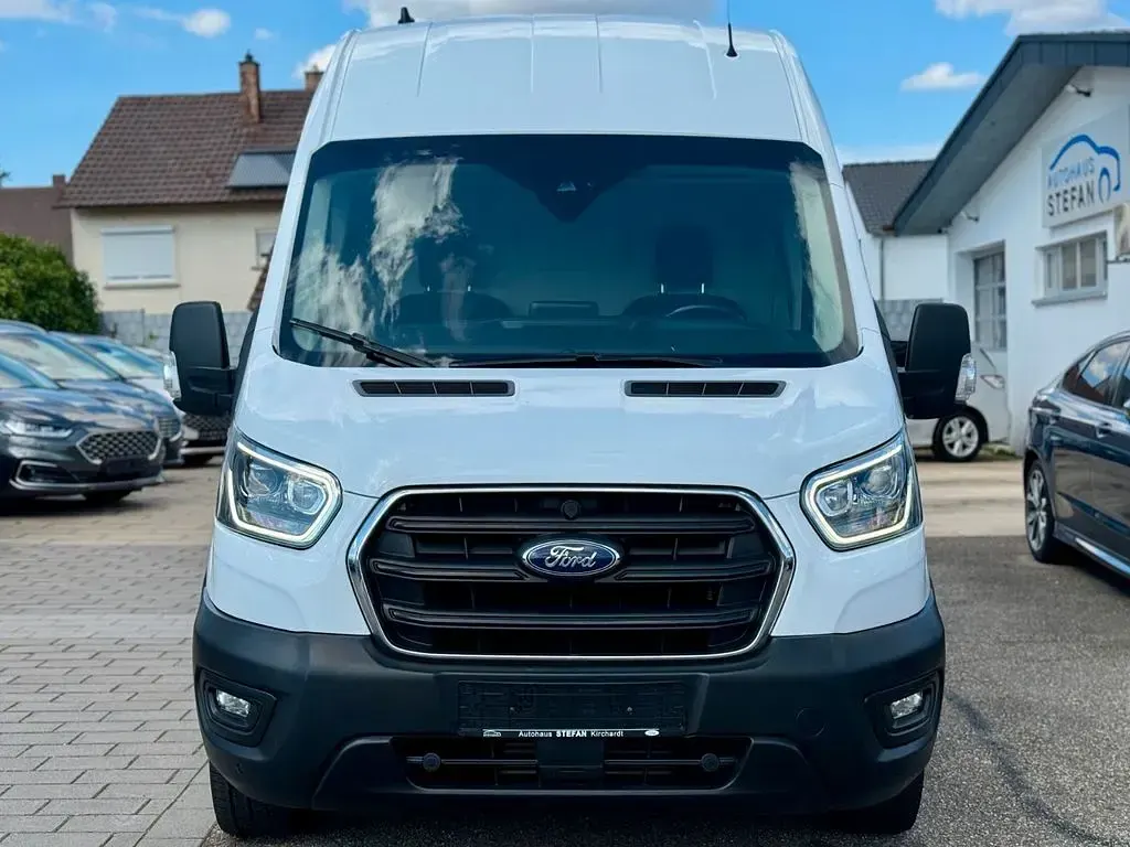 Gebraucht Ford Transit Trend 185 PS (136 kW) 2022 Weiß Van / Kleinbus