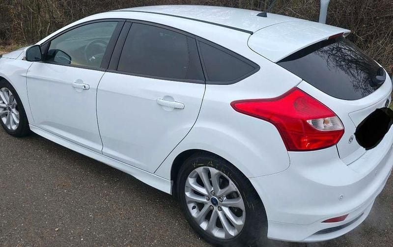 Gebraucht Ford Focus ST 250 PS (183 kW) 2012 Weiß Limousine