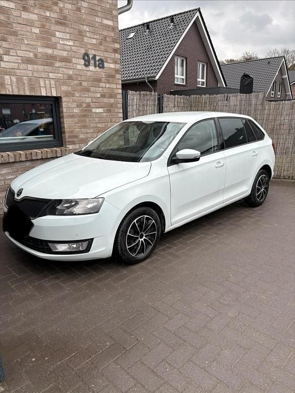 Gebraucht Skoda Rapid 90 PS (66 kW) 2017 Weiß Kleinwagen