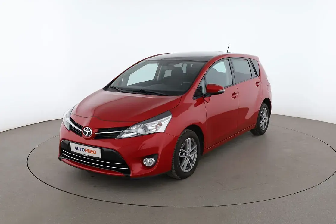 Gebraucht Toyota Verso Skyview Edition 147 PS (108 kW) 2015 Van / Kleinbus