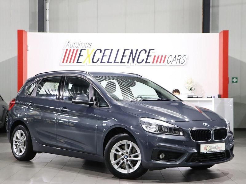 Grau Gebraucht 2016 BMW 218 Active Tourer Advantage Van / Kleinbus | 13.992 € (Guter Preis) - Bild 1/4