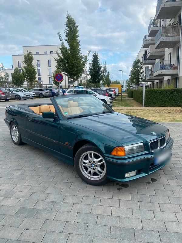 Grün Gebraucht 1996 BMW 318 Cabriolet M Sport Cabrio | 3.900 € (Fairer Preis) - Bild 1/4