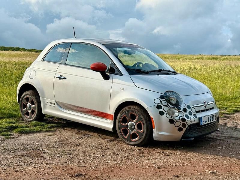 Silber Gebraucht 2013 Fiat 500e Abarth Kleinwagen | 7.000 € - Bild 1/4