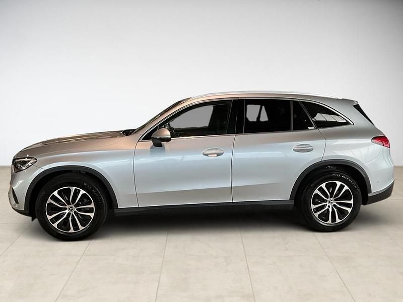 Gebraucht Mercedes GLC200 Avantgarde 204 PS (150 kW) 2024 Metalliclack hightechsilber (metallic) SUV