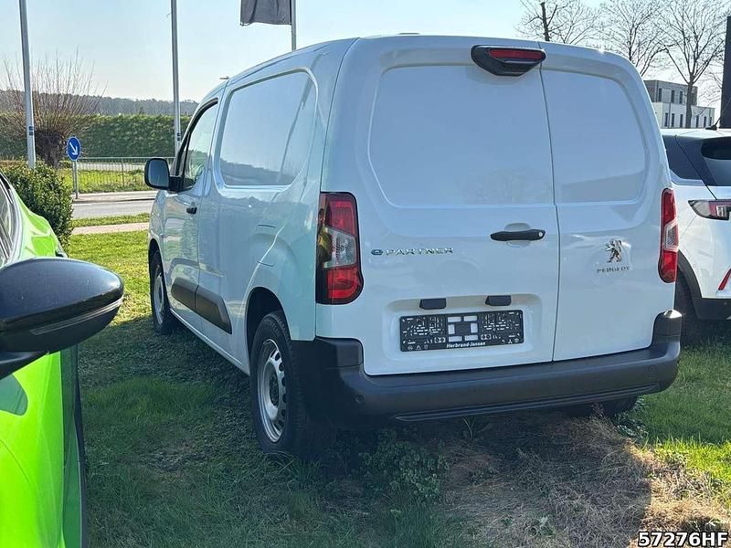 Gebraucht Peugeot E-Partner 100 kW (136 PS) 2022 Nicht bekannt Van / Kleinbus