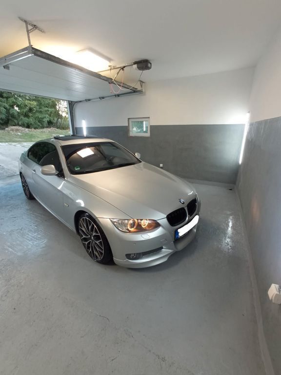 Silber Gebraucht 2010 BMW 335 Sport Line Coupé | 14.000 € (Guter Preis) - Bild 1/4