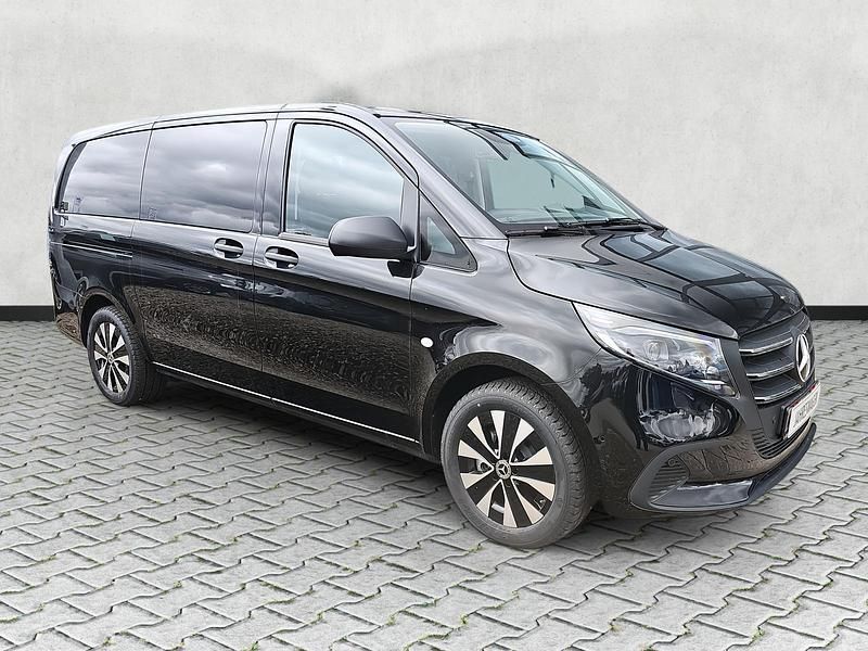 Obsidianschwarz metallic Gebraucht 2025 Mercedes Vito Kombi | 53.490 € - Bild 1/4