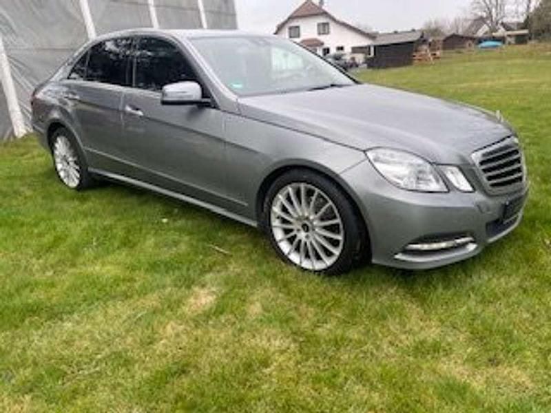 Gebraucht Mercedes E200 184 PS (135 kW) 2012 Grau Limousine