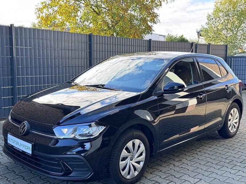 Schwarz Gebraucht 2024 VW Polo IQ Drive Limousine | 19.800 € (Guter Preis) - Bild 1/4