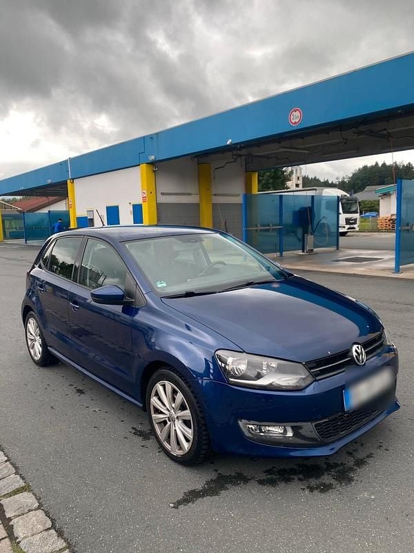 Blau Gebraucht 2010 VW Polo Kleinwagen | 3.500 € (Teuer) - Bild 1/4